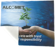 КЪРПА ОТ МИКРОФИБЪР ЗА ПОЧИСТВАНЕ НА ОЧИЛА